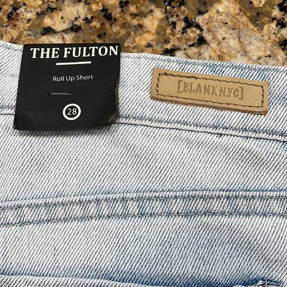 Blank NYC The Fulton Roll Up Midrise Shorts NWT Light Wash - Picture 7 of 9